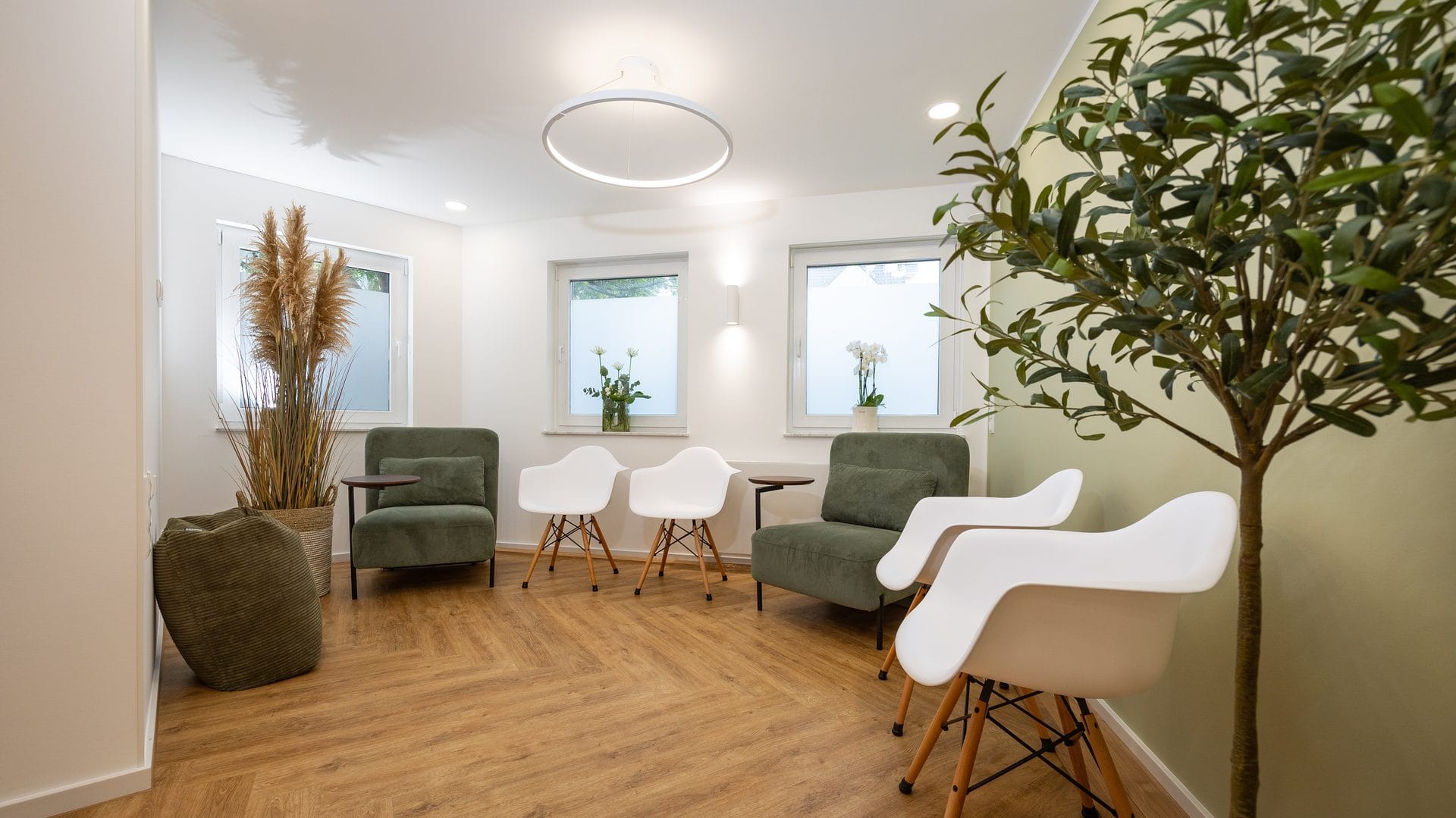 04 wartezimmer entspanntes wartezimmer zahnarzt burgaltendorf